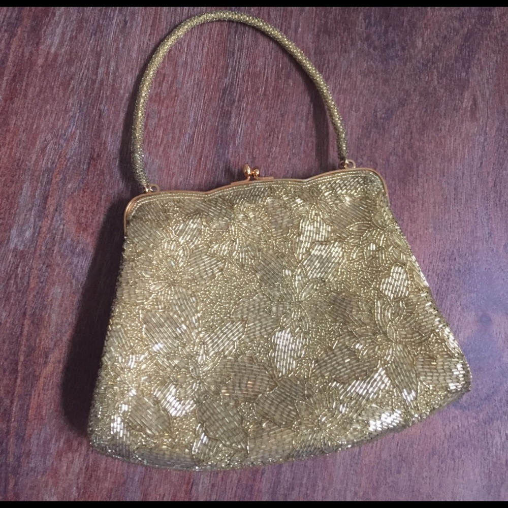 Mitsukoshi beaded clutch